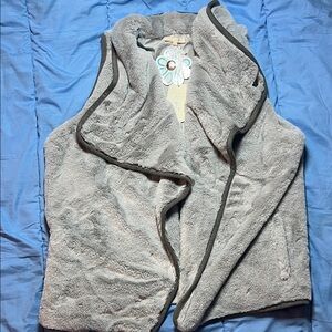 LA MIEL Soft Gray Vest with Dark Accents